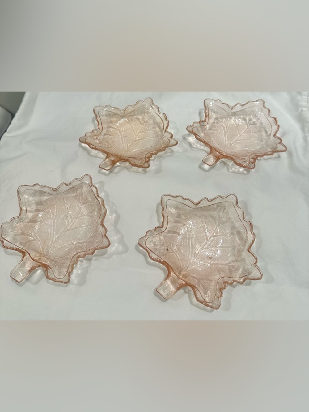 Rare‼️Leaf-Shaped Pink depression Glass Dishes - Set of 4